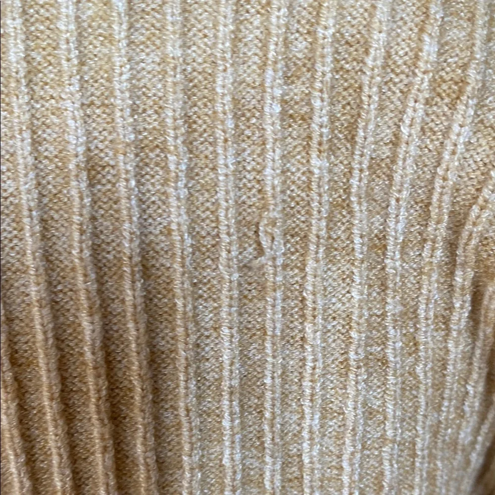 Nanette Lepore Gold/Mustard Sweater with Black Accents Size Large - Picture 12 of 13